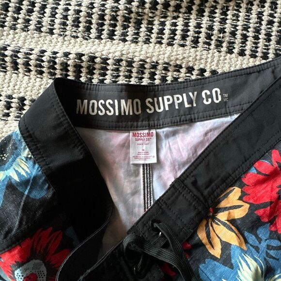 Mossimo Size 36 Blue & Red floral Swim trunks Men board shorts swimwear - Picture 5 of 6